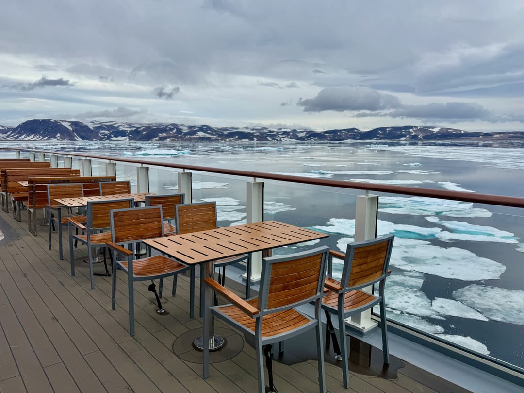 Ng Le Ng Endurance C. Green’s Restaurant Exterior ©Angela Thomas & Lindblad Expeditions
