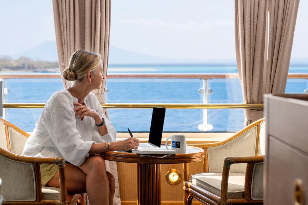 Ng Lindblad Expeditions National Geographic Orion Observation Lounge 1