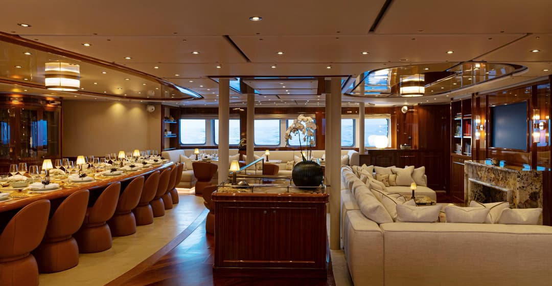 Aqua Lares Main Saloon ©Aqua Expeditions 2