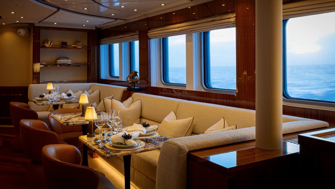 Aqua Lares Main Saloon Indoor Dining ©Aqua Expeditions 2
