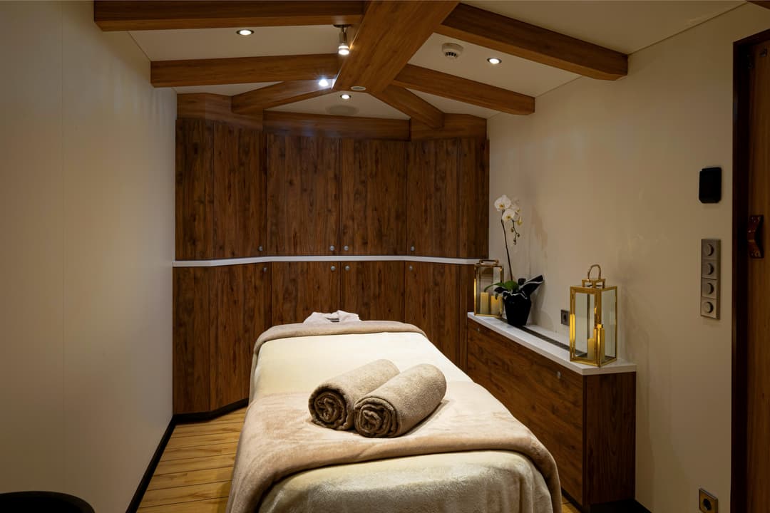 Aqua Lares Spa Jacuzzi ©Aqua Expeditions 2