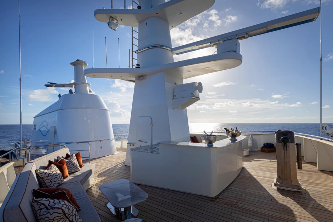 Aqua Lares Sun Deck Lounge Bar ©Aqua Expeditions 2