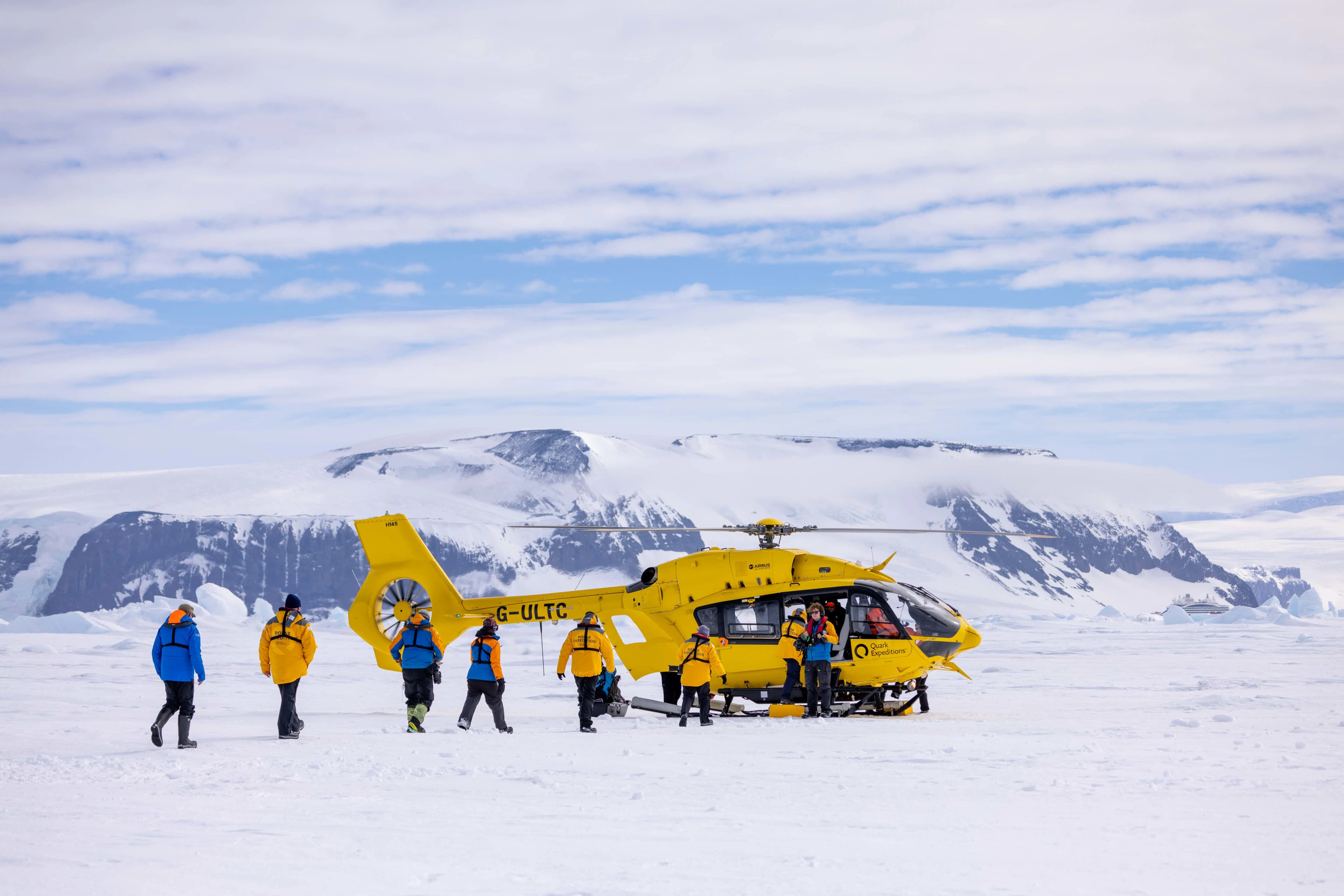Snow Hill to the Peninsula: Shackleton's Emperors