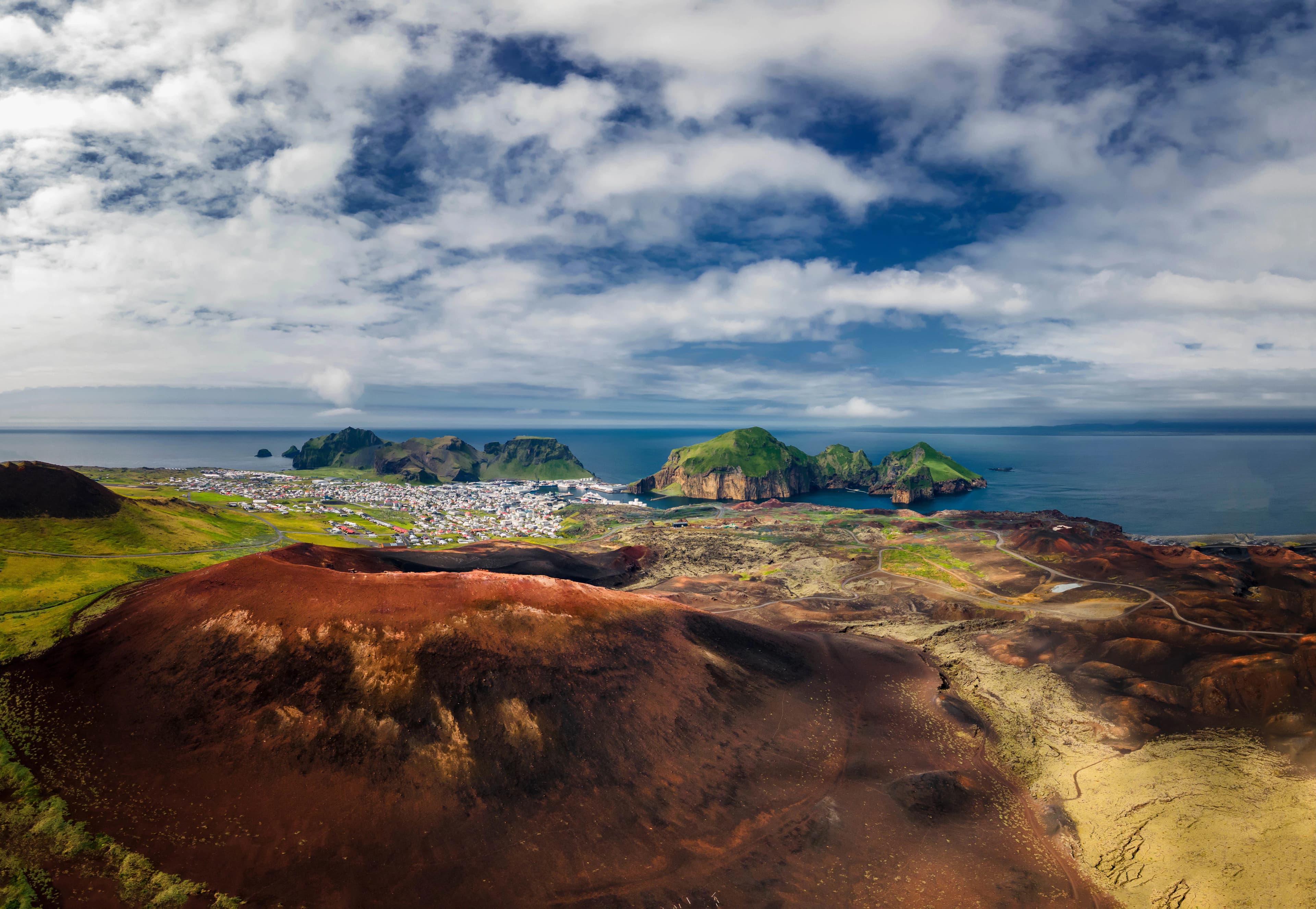 Iceland Circumnavigation: Mountains, Volcanoes and Waterfalls